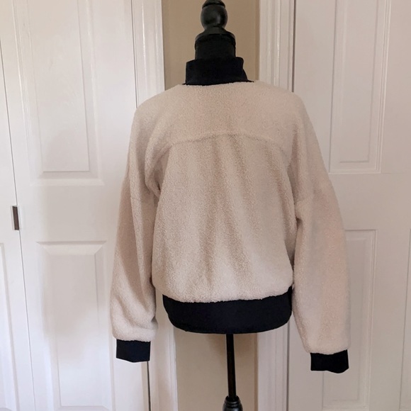 Fabletics sweater - Picture 2 of 6